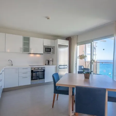 Appartement Superior 2 Bedroom Penthouse, Almost On The Beach. *
