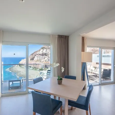 Superior 2 Bedroom Penthouse, Almost On The Beach. Lägenhet Mogán