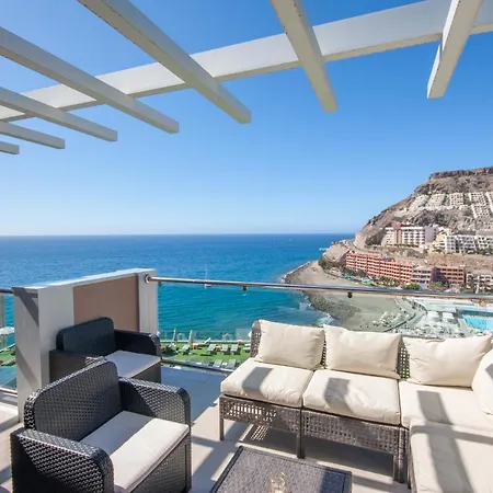 Superior 2 Bedroom Penthouse, Almost On The Beach. Appartement